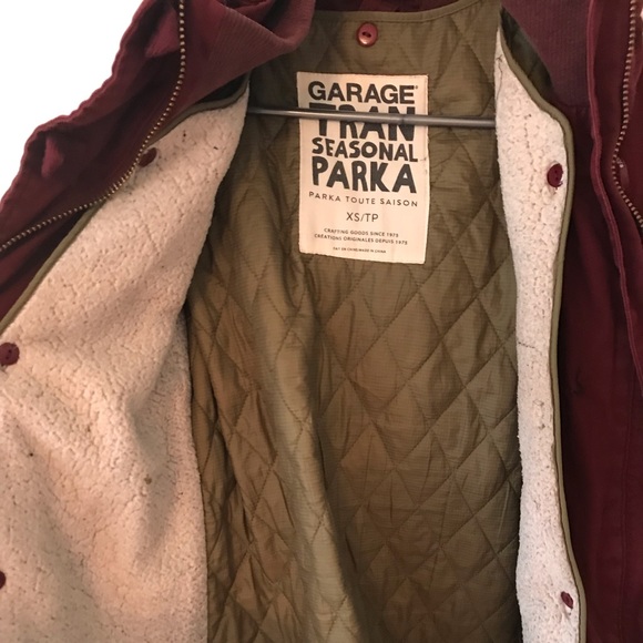 Red jacket - Picture 3 of 3